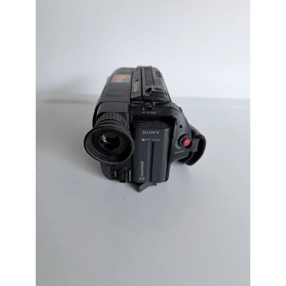 Sony Handycam Vision CCD-TRV25 Video8 XR 16x/64x SteadyShot LCD Black